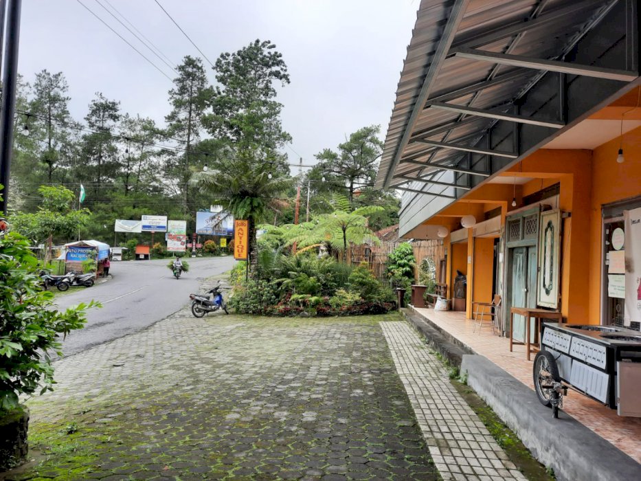 Jual Toko Restoran Hotel Lokasi Sangat Strategis IDRumah