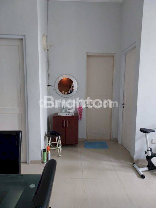 Dijual Rumah Lt Terawat Dan Istimewa Di Central Park Gunung Anyar