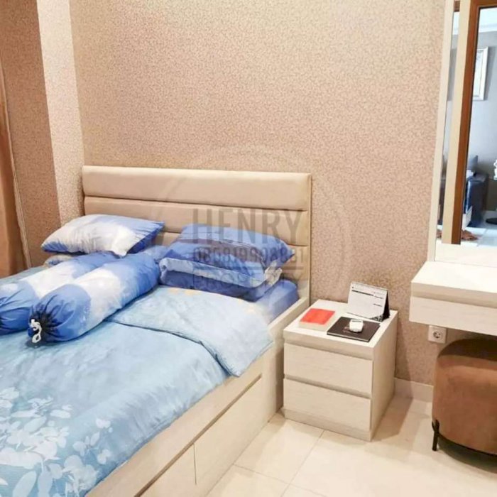 TAMAN ANGGREK RESIDENCE Dijual Cepat 2+1BR FULL FURNISH POOL VIEW