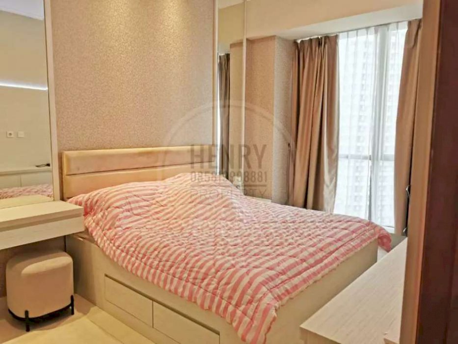 TAMAN ANGGREK RESIDENCE Dijual Cepat 2+1BR FULL FURNISH POOL VIEW