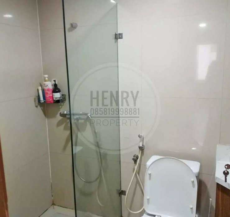 TAMAN ANGGREK CONDOMINIUM 2+1BR Sdh Renov Full Furnish Lantai Atas