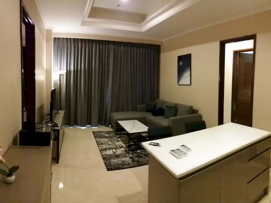 APARTMENT DISTRICT 8 For Rent 2+1BR Full Furnish Mid Floor City View