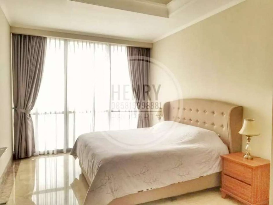 APARTMENT DISTRICT 8 For Rent 2+1BR Full Furnish Mid Floor City View