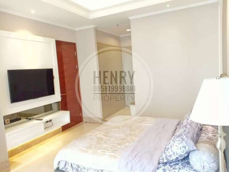 APARTMENT DISTRICT 8 For Rent 2+1 BR City View Full Furnish Mid Floor