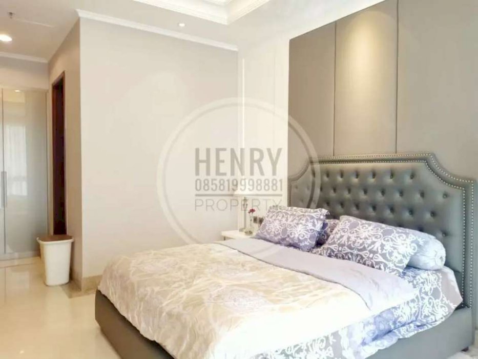 APARTMENT DISTRICT 8 For Rent 2+1 BR City View Full Furnish Mid Floor