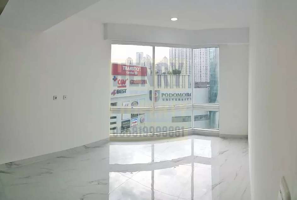 TAMAN ANGGREK CONDOMINIUM Baru Renov 2+1BR Lantai Rendah Semi Furnish