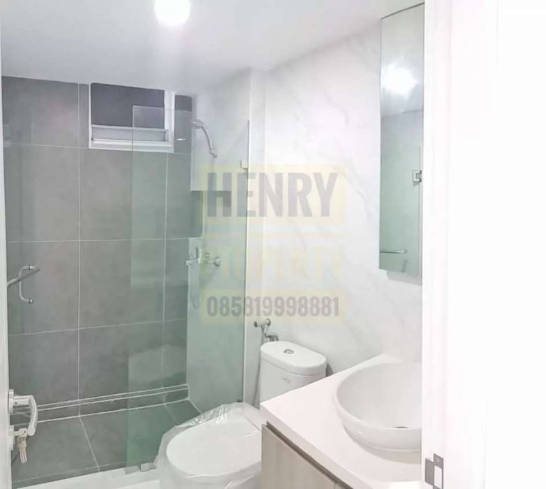 TAMAN ANGGREK CONDOMINIUM Baru Renov 2+1BR Lantai Rendah Semi Furnish