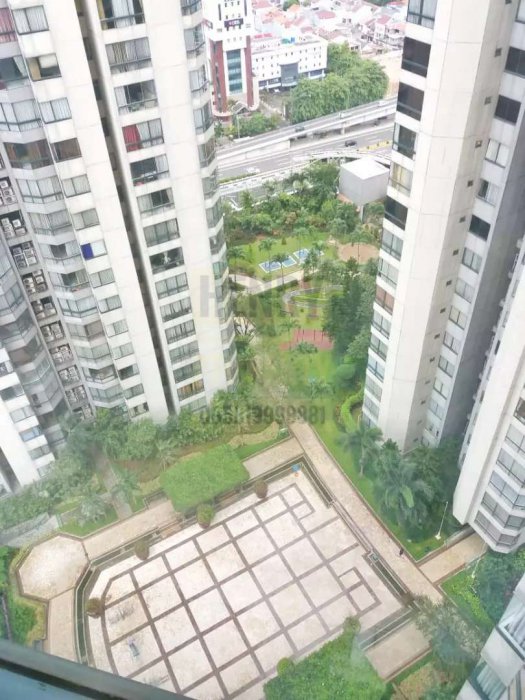 TAMAN ANGGREK CONDOMINIUM 2+1 BR Sdh Renovasi City View dan Taman