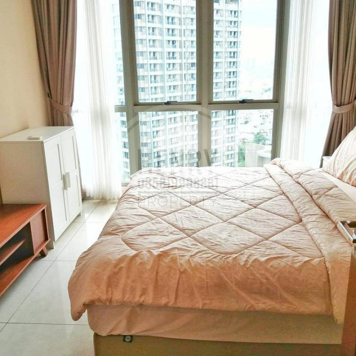 Pool View Mid Floor Full Furnish 3+1 BR Private Lift with Door to unit and more