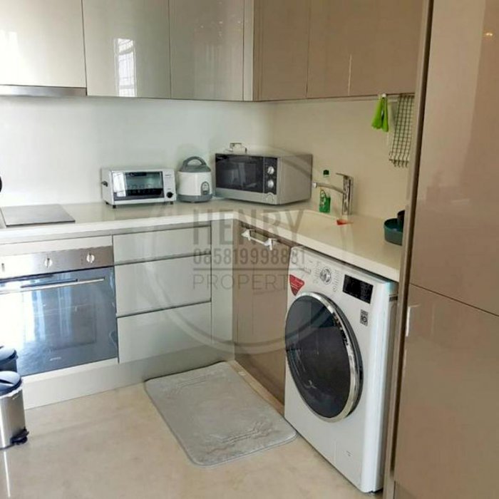 DISTRICT 8 SCBD SUDIRMAN 1 BR FULL FURNISH Mid Fl City View