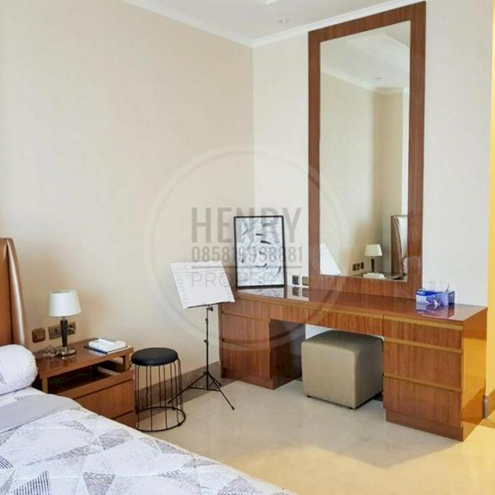 DISTRICT 8 SCBD SUDIRMAN 1 BR FULL FURNISH Mid Fl City View