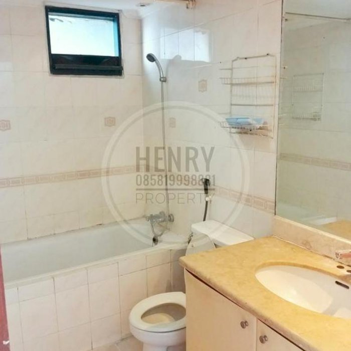TAMAN ANGGREK CONDOMINIUM BEST VIEW 2+1 BR Harga Murah Mid Fl Full Furnish