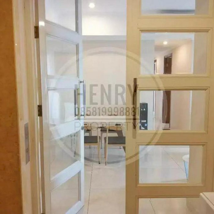 Taman Anggrek Residence unit 3+1 BRs Pool View Mid Floor Private Lift with,