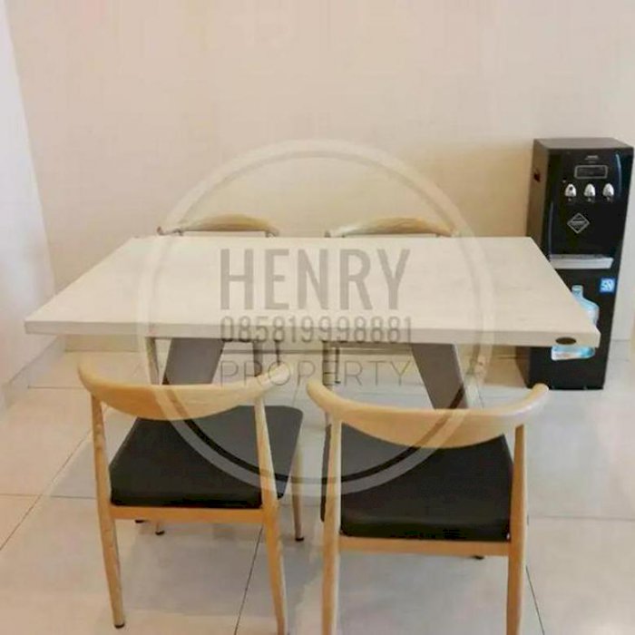 Taman Anggrek Residence unit 3+1 BRs Pool View Mid Floor Private Lift with,