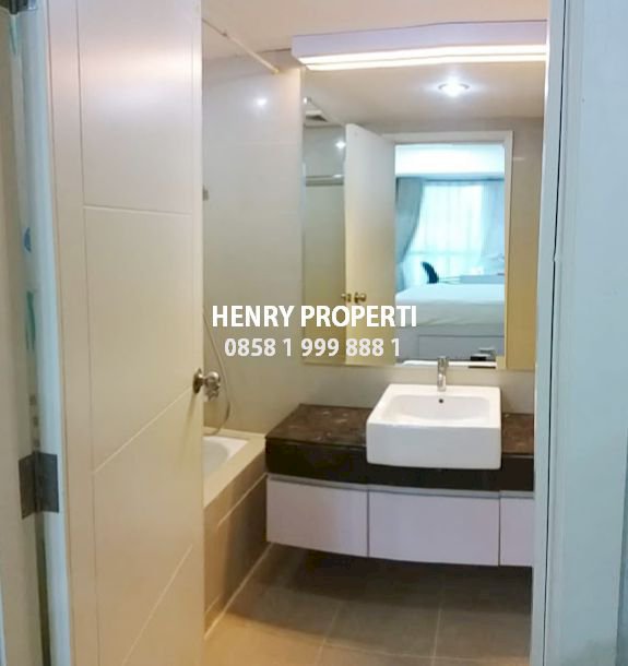 CASA GRANDE RESIDENCE Dijual Cepat 2 Kamar Lantai Tinggi View Pool