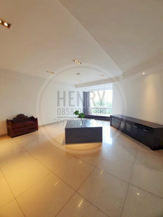 Taman Anggrek Condominium For Sale Renovated 3+1BR  Furnish Low Floor