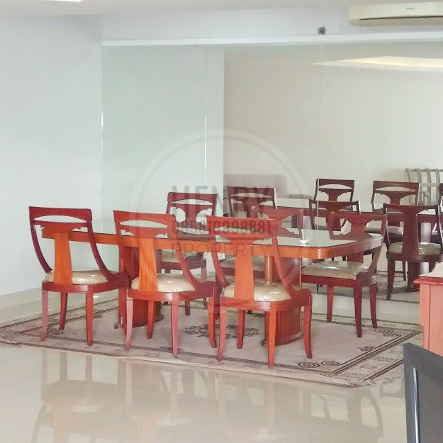 BEST VIEW with BEST PRICE at 3+1BR Renovated Unit Furnish High Floor