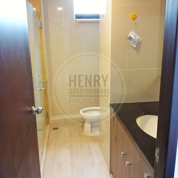 BEST VIEW with BEST PRICE at 3+1BR Renovated Unit Furnish High Floor