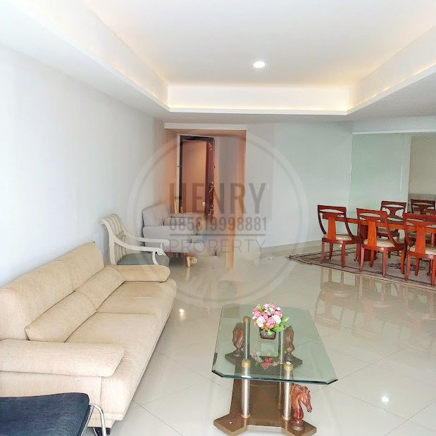 BEST VIEW with BEST PRICE at 3+1BR Renovated Unit Furnish High Floor