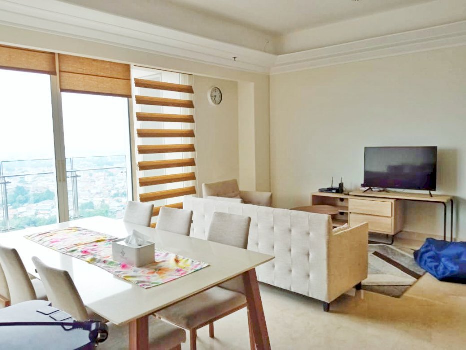 Pondok Indah Residence For Rent 3+1BR Full Furnish Mid Floor City View