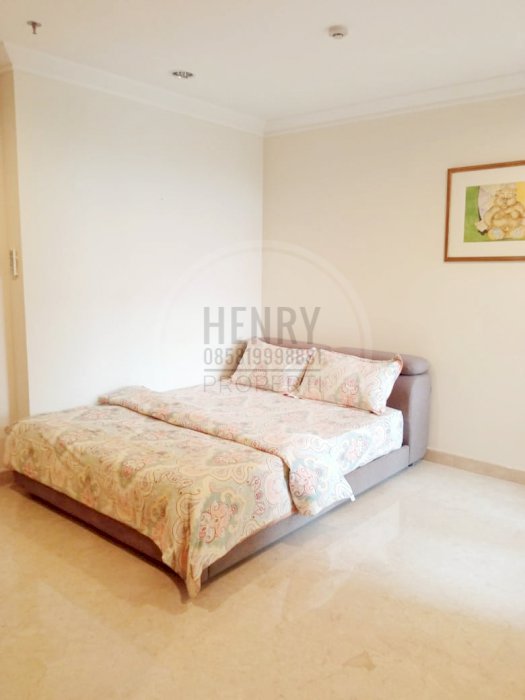 Pondok Indah Residence For Rent 3+1BR Full Furnish Mid Floor City View