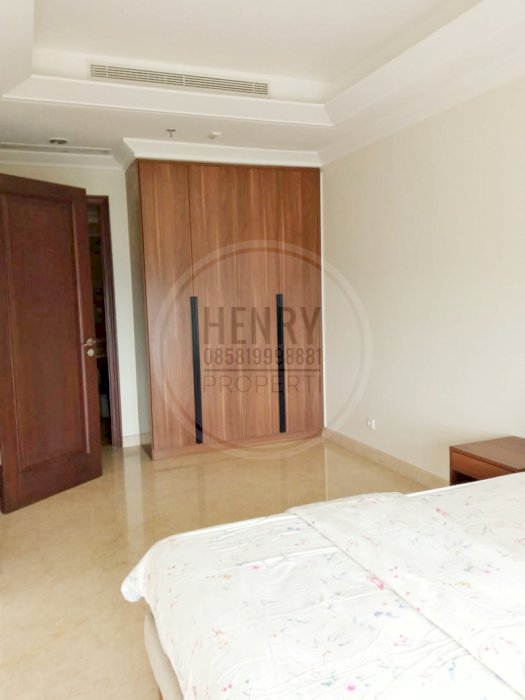 Pondok Indah Residence For Rent 3+1BR Full Furnish Mid Floor City View