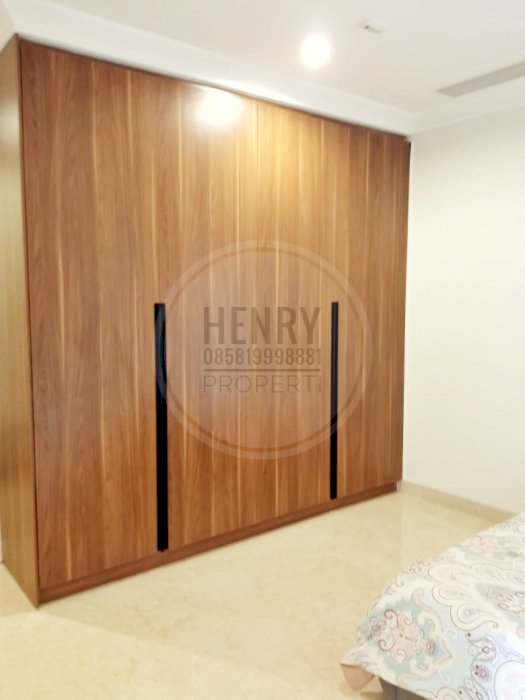 Pondok Indah Residence For Rent 3+1BR Full Furnish Mid Floor City View