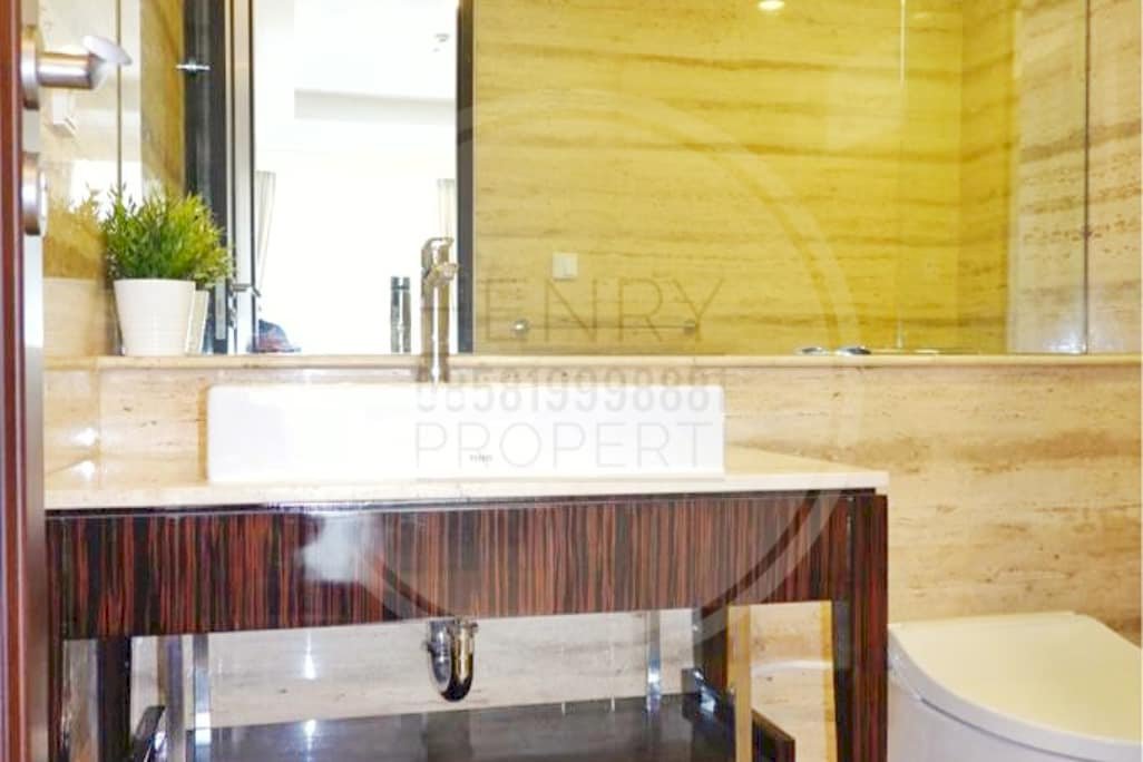 FOR RENT 3+1BR at PONDOK INDAH RESIDENCE Best Unit Ever High Fl City