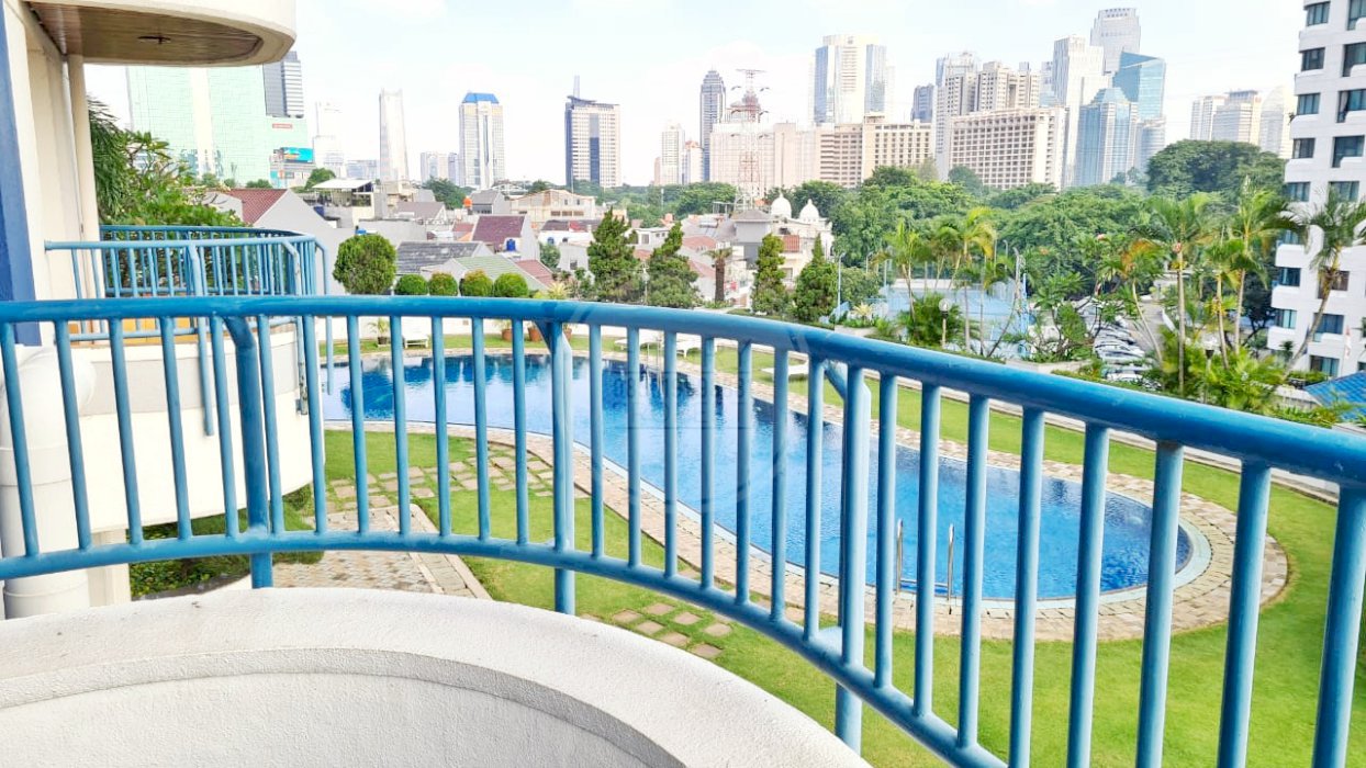 Park Royale Executive For Rent 2BR Just Renovated New Furnish Low Fl