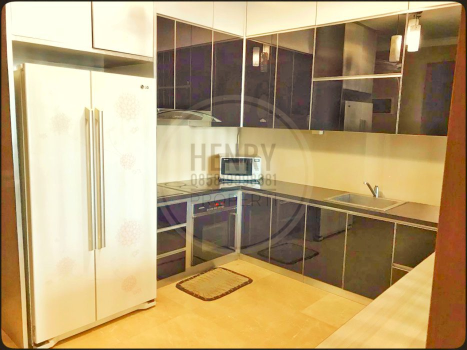 FOR SALEÂ  Sudah Sertifikat bisa KPA unit 4+1 BR di Apt. Residence 8