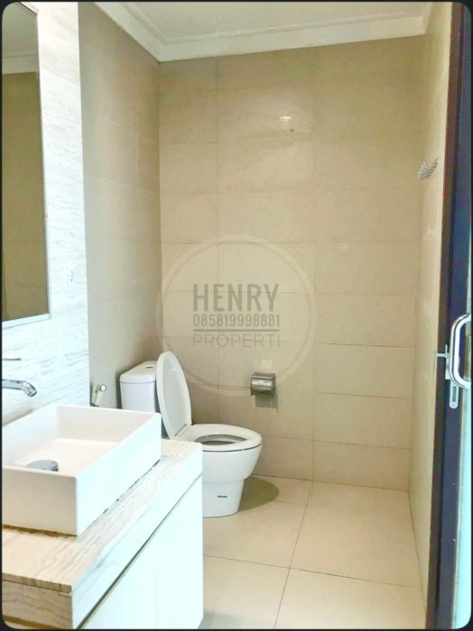 FOR SALEÂ  Sudah Sertifikat bisa KPA unit 4+1 BR di Apt. Residence 8