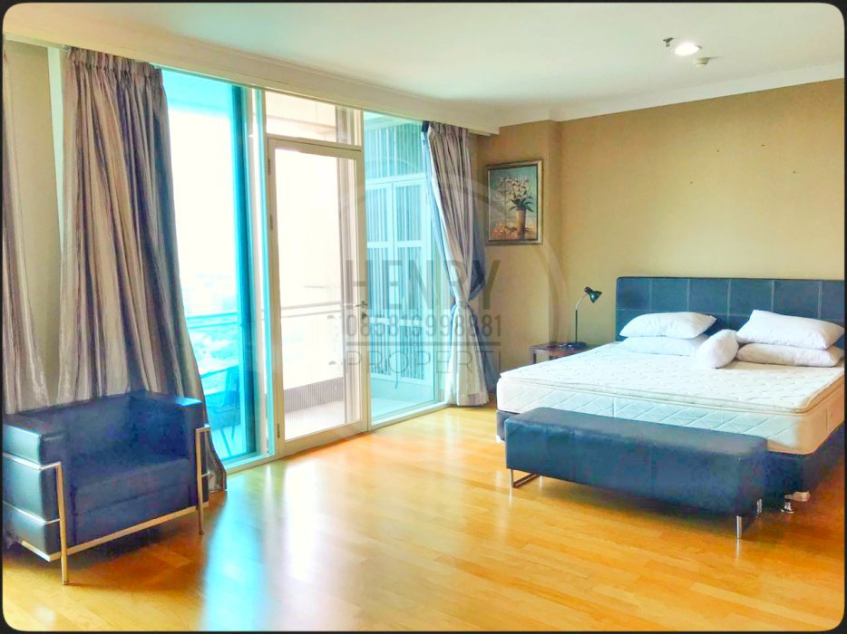 FOR SALEÂ  Sudah Sertifikat bisa KPA unit 4+1 BR di Apt. Residence 8