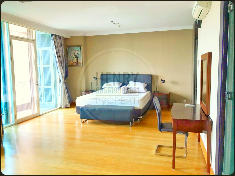 FOR SALEÂ  Sudah Sertifikat bisa KPA unit 4+1 BR di Apt. Residence 8