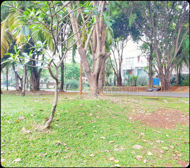 Dijual Tanah di Metro Alam Pondok Indah Hadap Utara 325 m2