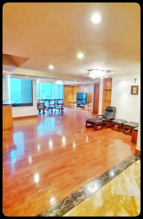 BEAUTY EVER 4+1 BR Full Furnish with Full Marble Mid Floor at TA CONDO