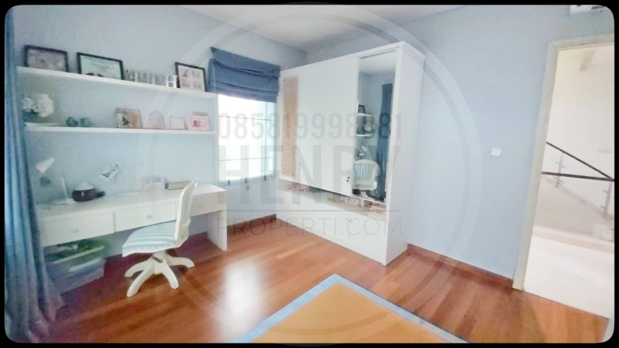 DIJUAL CEPAT RUMAH BERASA VILLA EMERALD COVE Gading Serpong Ada Lift