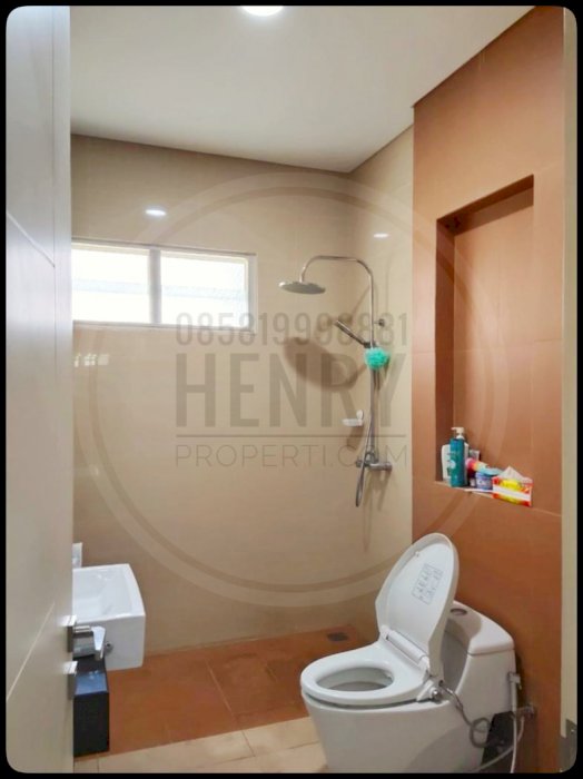 DIJUAL CEPAT RUMAH BERASA VILLA EMERALD COVE Gading Serpong Ada Lift