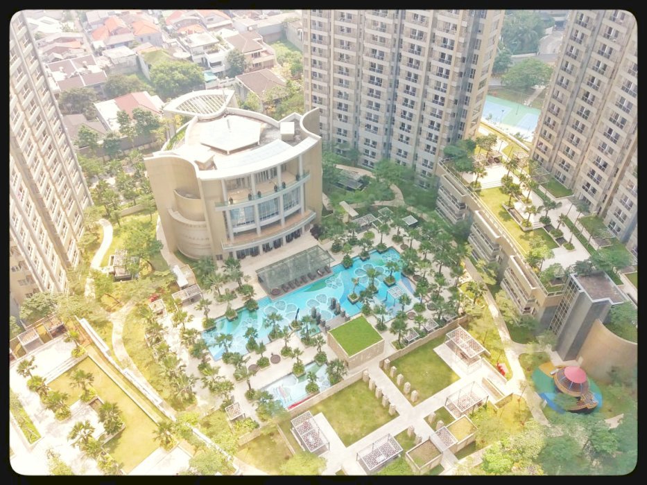 Dijual Cepat 2+1BR Full Furnish Pool View Mid Floor Taman Anggrek Res