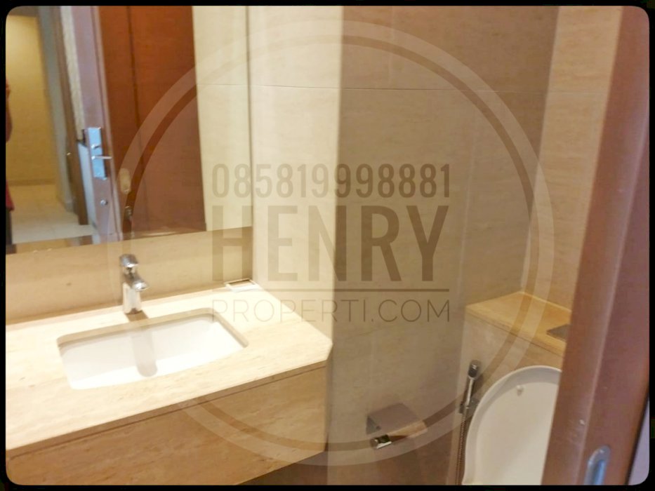 Dijual Cepat 2+1BR Full Furnish Pool View Mid Floor Taman Anggrek Res