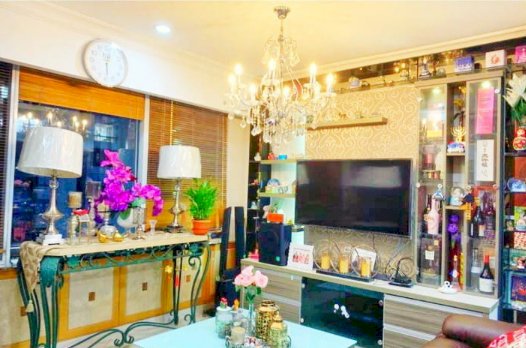 Dijual Cepat 3+1BR dari 2BR Gabung Furnish Sdh Renov di Taman Anggrek