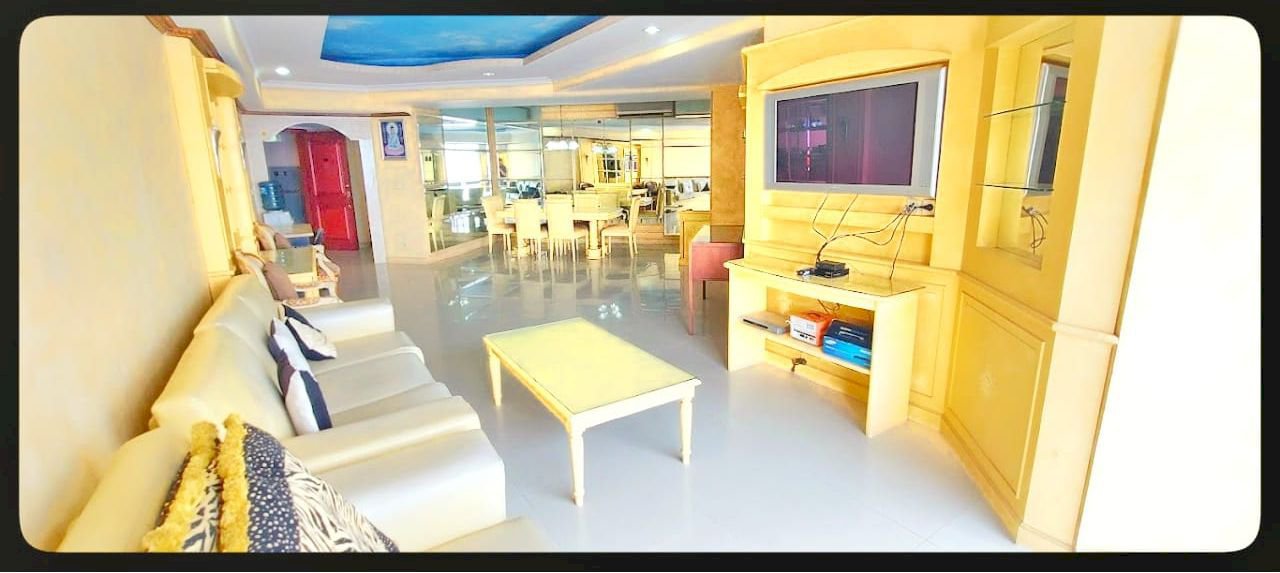 DIJUAL CEPAT HARGA TERMURAH Unit 3+1BR Best City View Lantai Tinggi