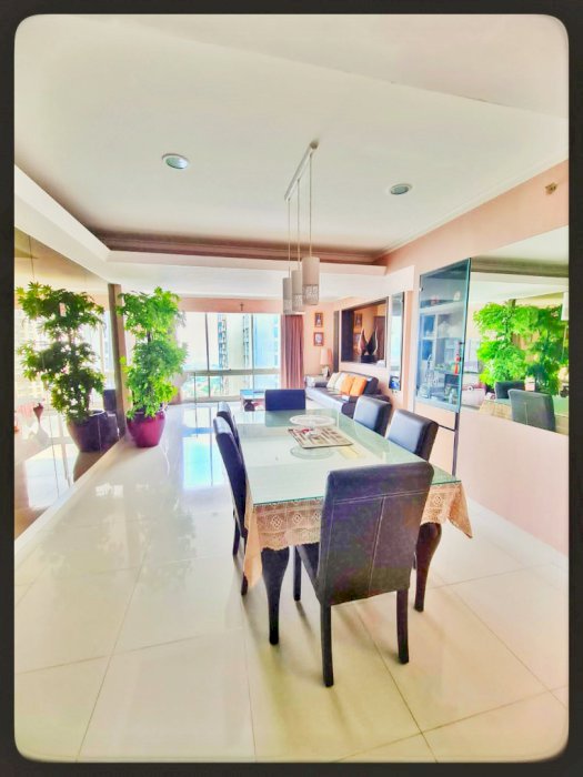 FOR RENT BEAUTY UNITÂ  4+1BR CITY VIEW at Apartment Taman Anggrek Condo