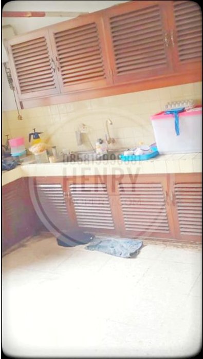 Dijual Rumah Dengan Tanah Yg luas Hampir 1.000 M cocok utk Rumah Kebun