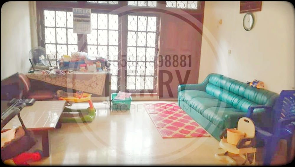 Dijual Rumah Dengan Tanah Yg luas Hampir 1.000 M cocok utk Rumah Kebun
