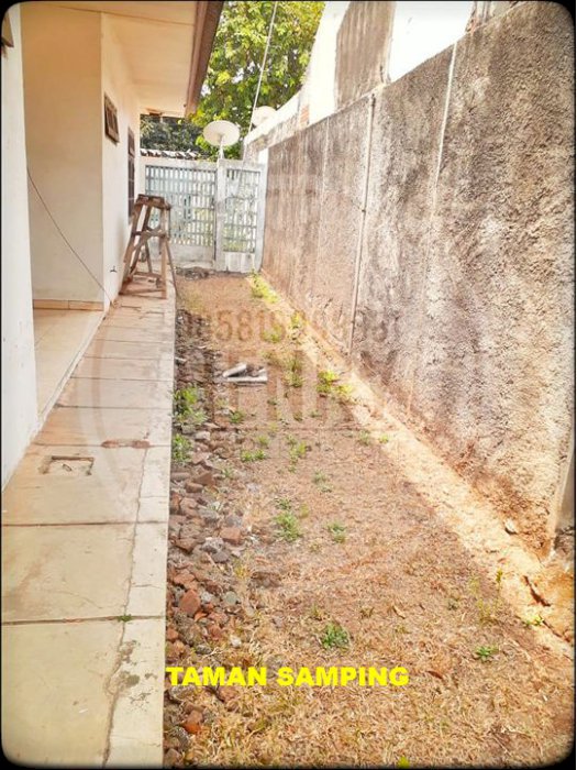 Dijual Rumah Dengan Tanah Yg luas Hampir 1.000 M cocok utk Rumah Kebun