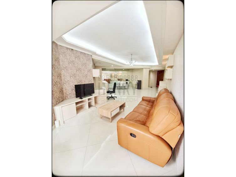 Taman Anggrek Condo Dijual Unit 3+1BR Best View Full Renov