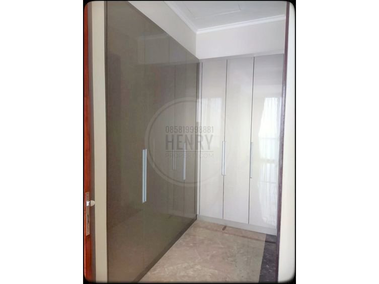 District 8 SBD Sudirman For Rent 2+1BR Mid Floor Furnish City View
