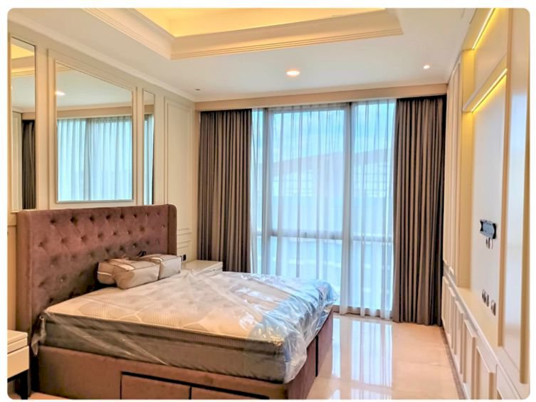 District 8 SCBD Sudirman For Rent 2+1BR High Floor Furnish City View