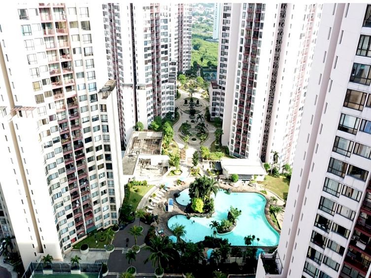 Taman Rasuna Dijual Cepat 2BR Furnish Mid Floor Pool View