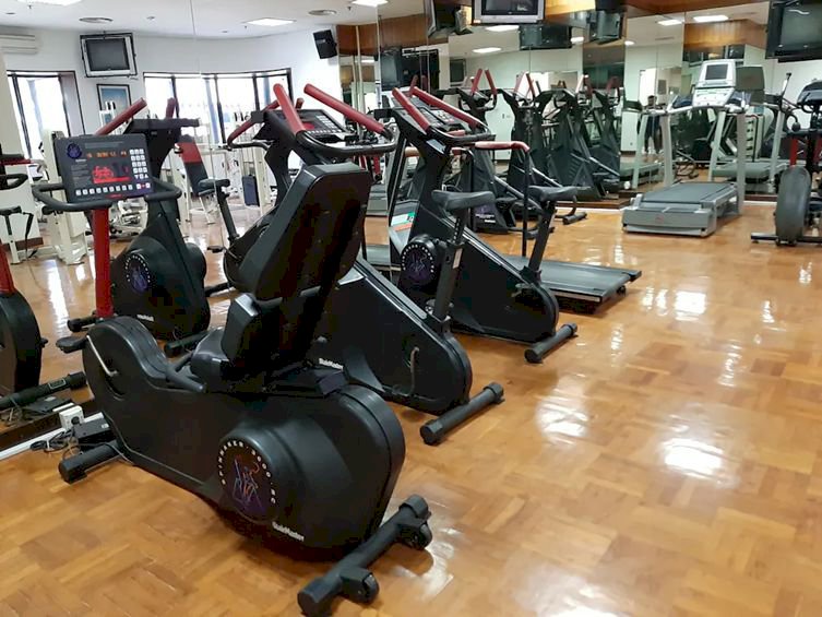 Park Royale Executive Dijual Cepat 2+1BR Furnish City View Mid Floor